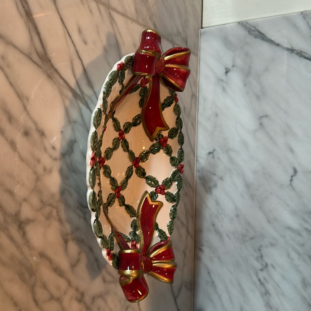 Very cute in perfect condition - no flaws or chips - candy or nut holiday dish. - Picture 1 of 5
